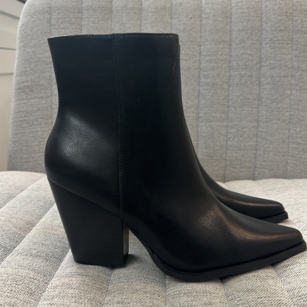 LEATHER BOOTIES - Picture 2 of 3